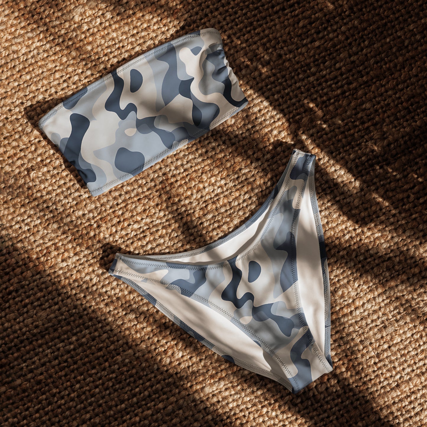 nachhaltiger-bandeau-bikini-gray-camouflage-v3-recyceltes-material-mit-allover-druck-bikini-jlr-design-4 - JLR Design