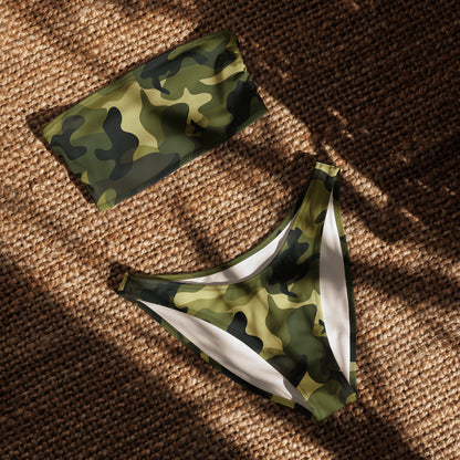 nachhaltiger-bandeau-bikini-green-camouflage-v1-recyceltes-material-mit-allover-druck-bikini-jlr-design-4 - JLR Design
