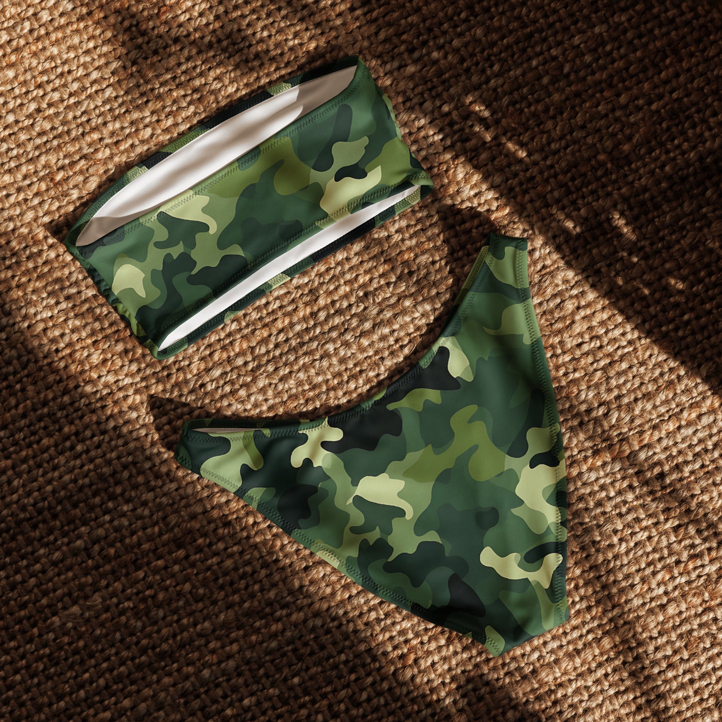 nachhaltiger-bandeau-bikini-green-camouflage-v2-recyceltes-material-mit-allover-druck-bikini-jlr-design-5 - JLR Design