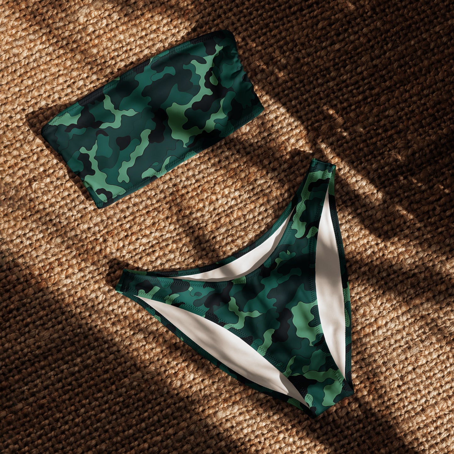 nachhaltiger-bandeau-bikini-green-camouflage-v3-recyceltes-material-mit-allover-druck-bikini-jlr-design-4 - JLR Design