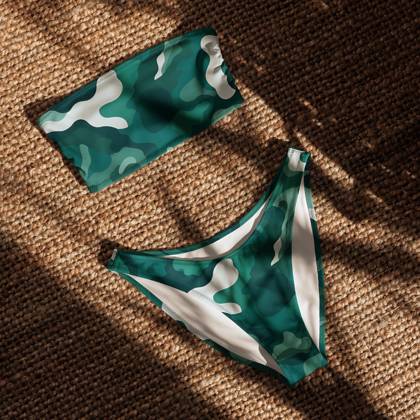 nachhaltiger-bandeau-bikini-green-camouflage-v4-recyceltes-material-mit-allover-druck-bikini-jlr-design-4 - JLR Design