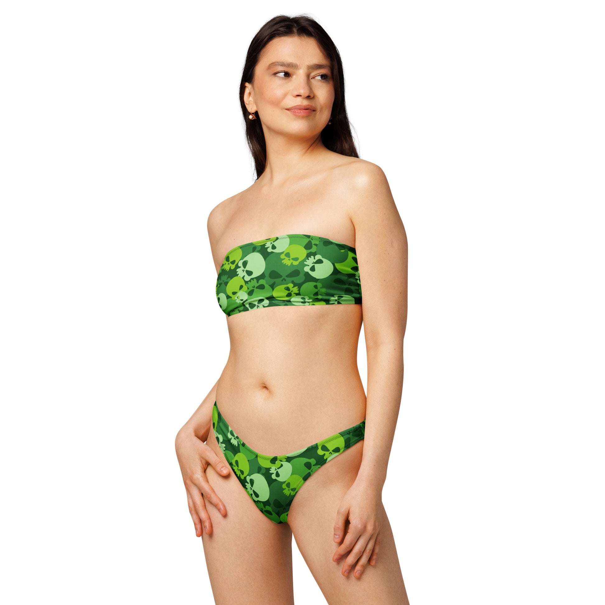 nachhaltiger-bandeau-bikini-green-skull-recyceltes-material-mit-allover-druck-bikini-jlr-design-2 - JLR Design