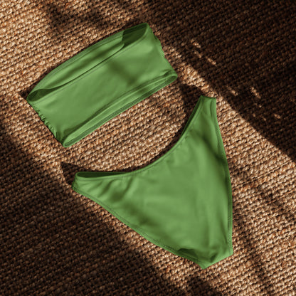 nachhaltiger-bandeau-bikini-grun-recyceltes-material-mit-allover-druck-bikini-jlr-design-4 - JLR Design