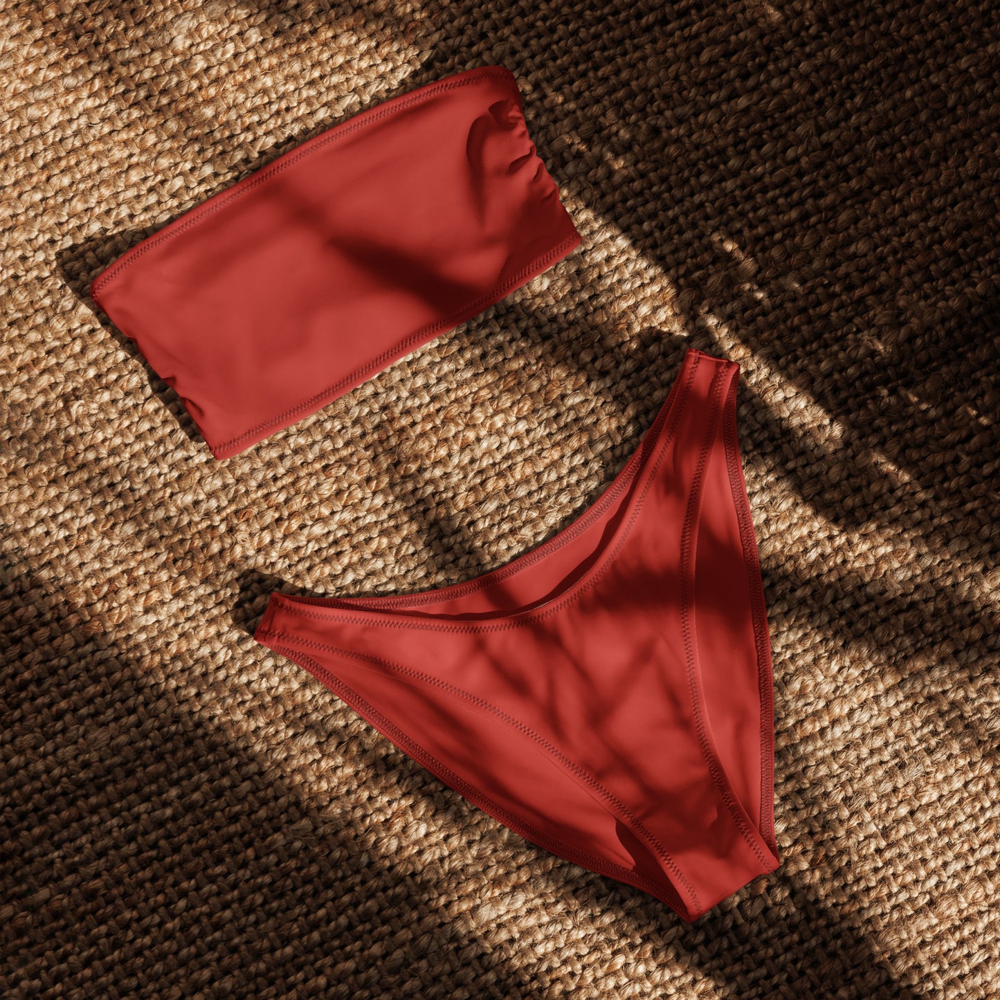 nachhaltiger-bandeau-bikini-harley-davidson-red-recyceltes-material-mit-allover-druck-bikini-jlr-design-4 - JLR Design