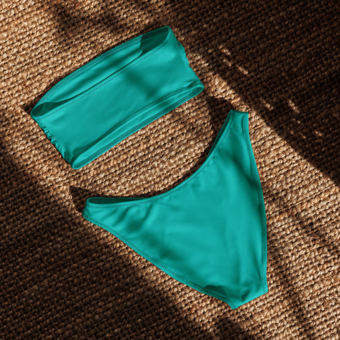 nachhaltiger-bandeau-bikini-iris-blue-recyceltes-material-mit-allover-druck-bikini-jlr-design-5 - JLR Design