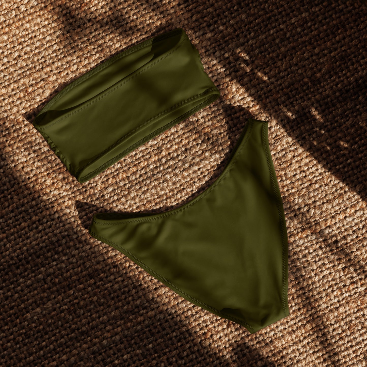 nachhaltiger-bandeau-bikini-karaka-recyceltes-material-mit-allover-druck-bikini-jlr-design-5 - JLR Design