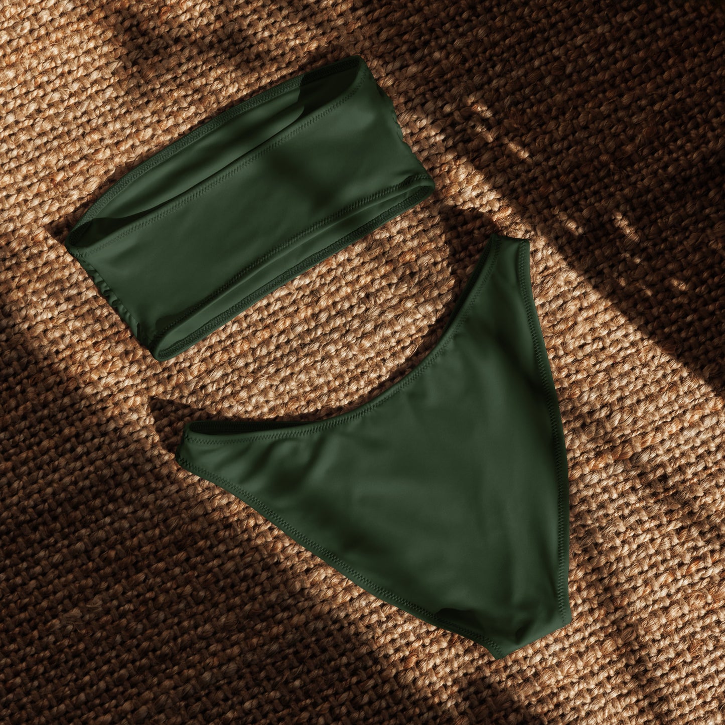 nachhaltiger-bandeau-bikini-myrte-recyceltes-material-mit-allover-druck-bikini-jlr-design-4 - JLR Design