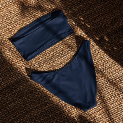 nachhaltiger-bandeau-bikini-navy-recyceltes-material-mit-allover-druck-bikini-jlr-design-5 - JLR Design