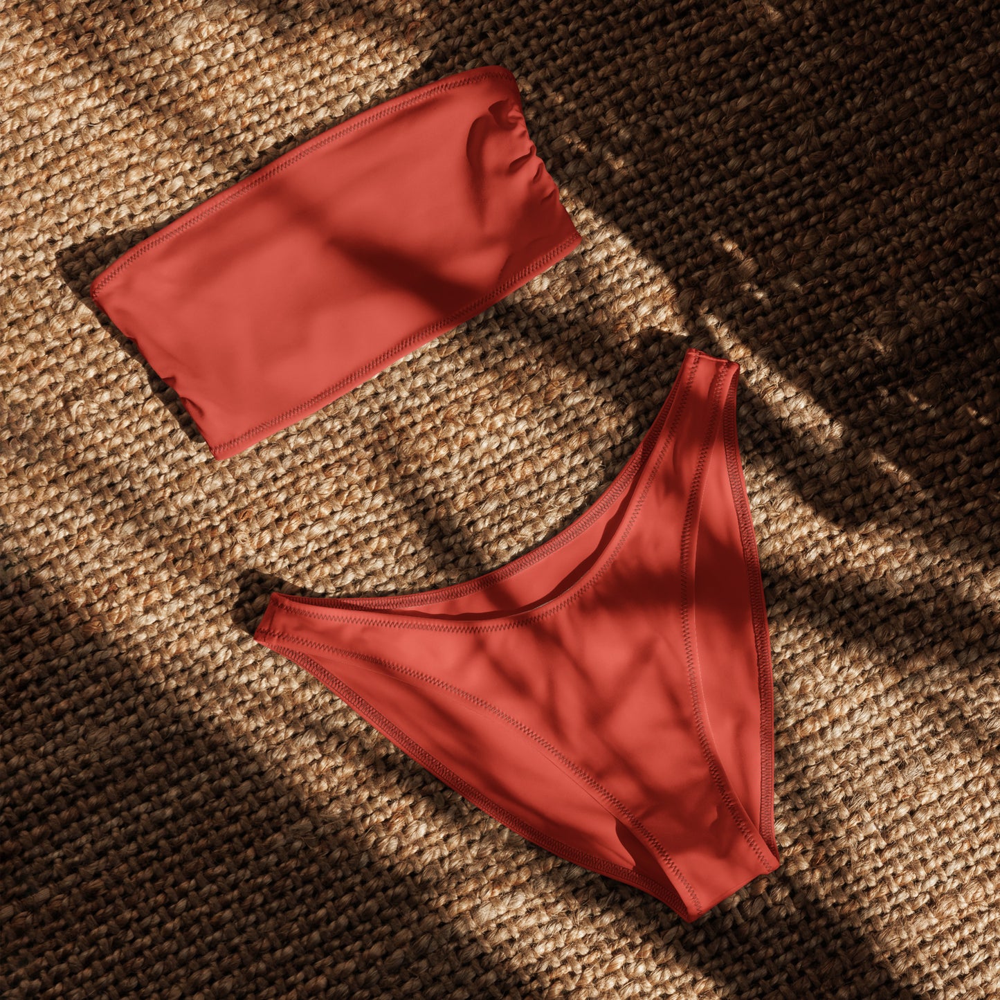nachhaltiger-bandeau-bikini-orange-red-recyceltes-material-mit-allover-druck-bikini-jlr-design-4 - JLR Design