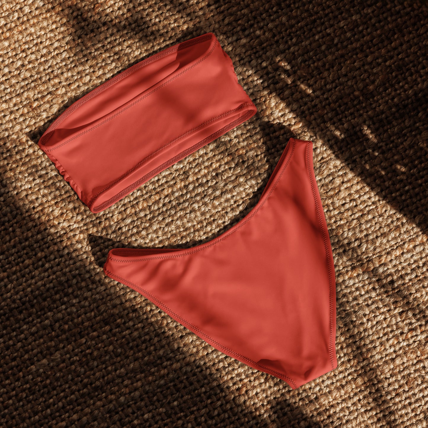 nachhaltiger-bandeau-bikini-orange-red-recyceltes-material-mit-allover-druck-bikini-jlr-design-5 - JLR Design