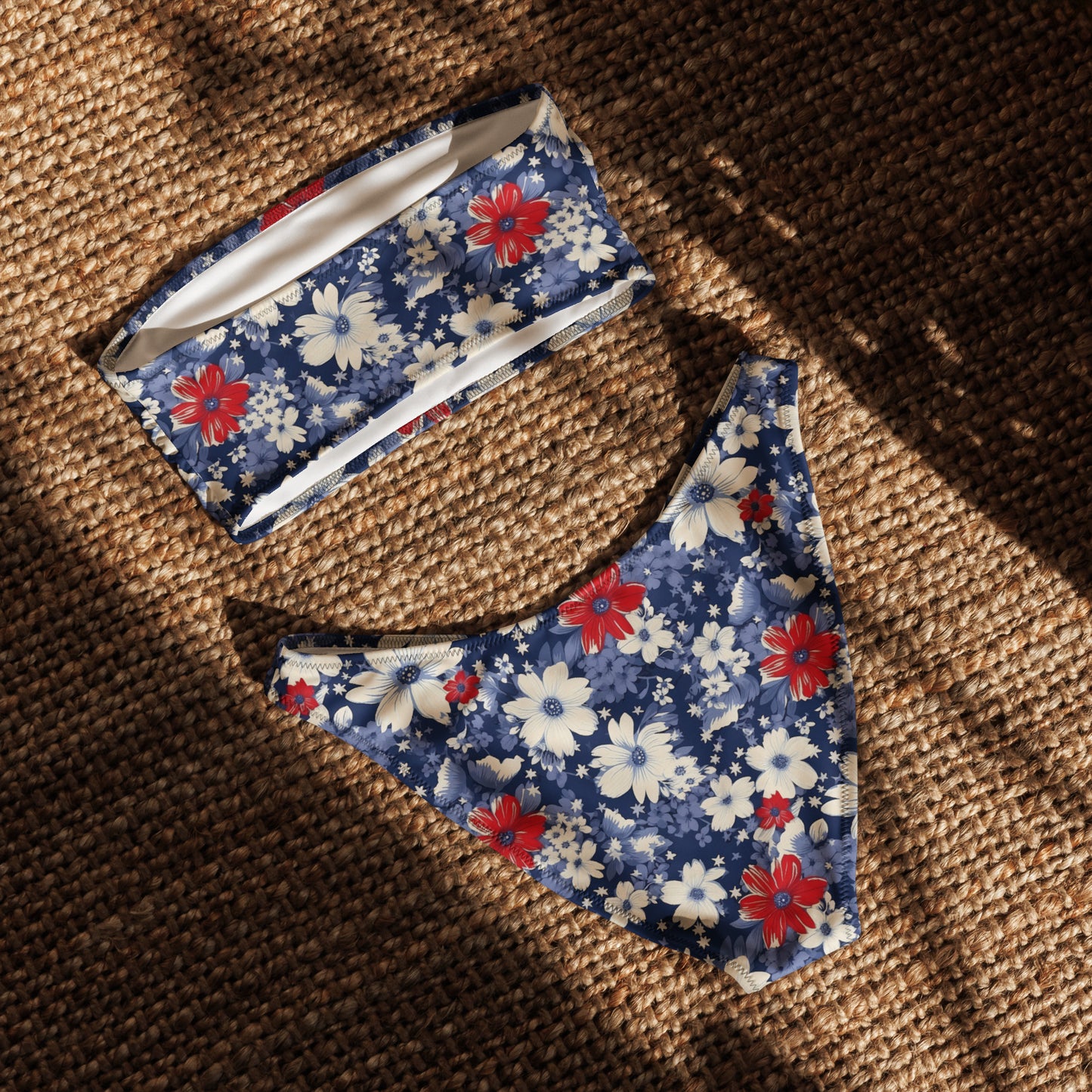 nachhaltiger-bandeau-bikini-patriotic-v1-recyceltes-material-mit-allover-druck-bikini-jlr-design-5 - JLR Design