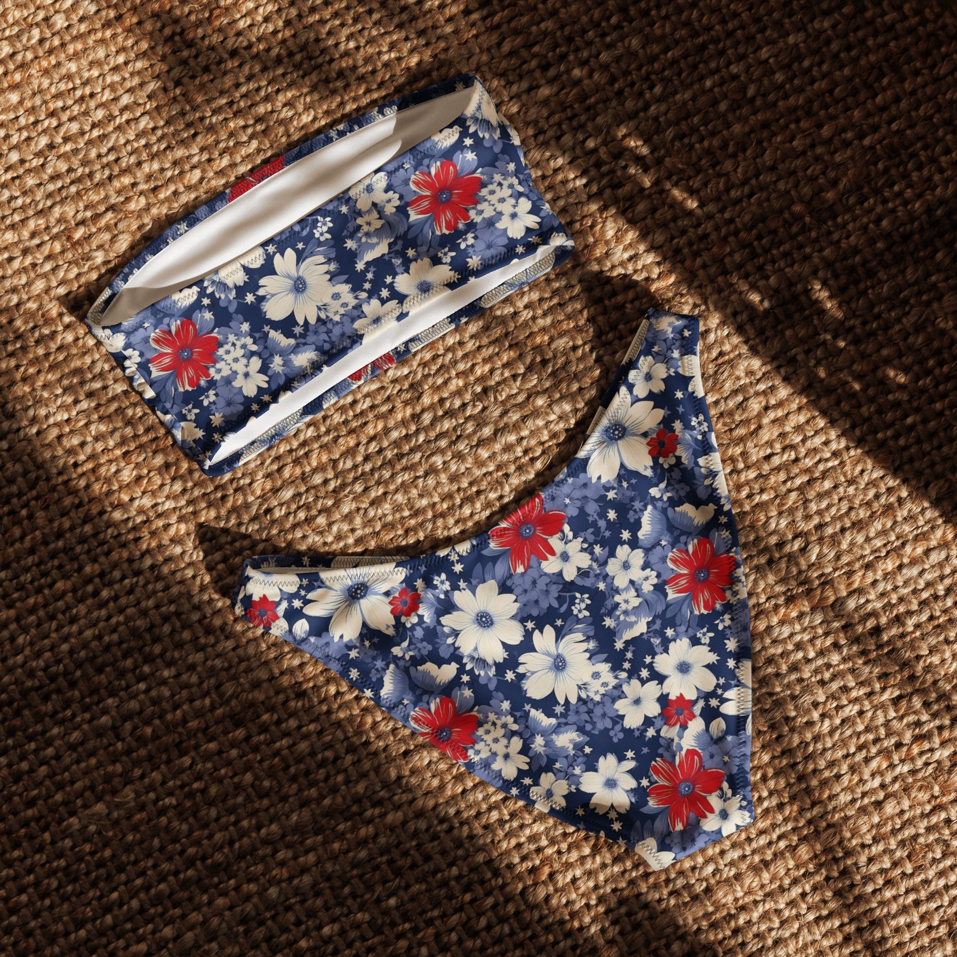nachhaltiger-bandeau-bikini-patriotic-v1-recyceltes-material-mit-allover-druck-bikini-jlr-design-5 - JLR Design