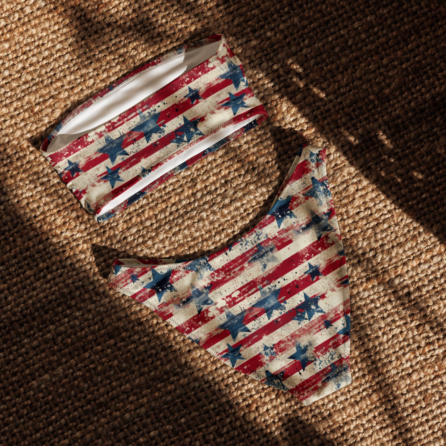 nachhaltiger-bandeau-bikini-patriotic-v2-recyceltes-material-mit-allover-druck-bikini-jlr-design-5 - JLR Design