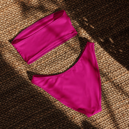nachhaltiger-bandeau-bikini-pink-recyceltes-material-mit-allover-druck-bikini-jlr-design-5 - JLR Design