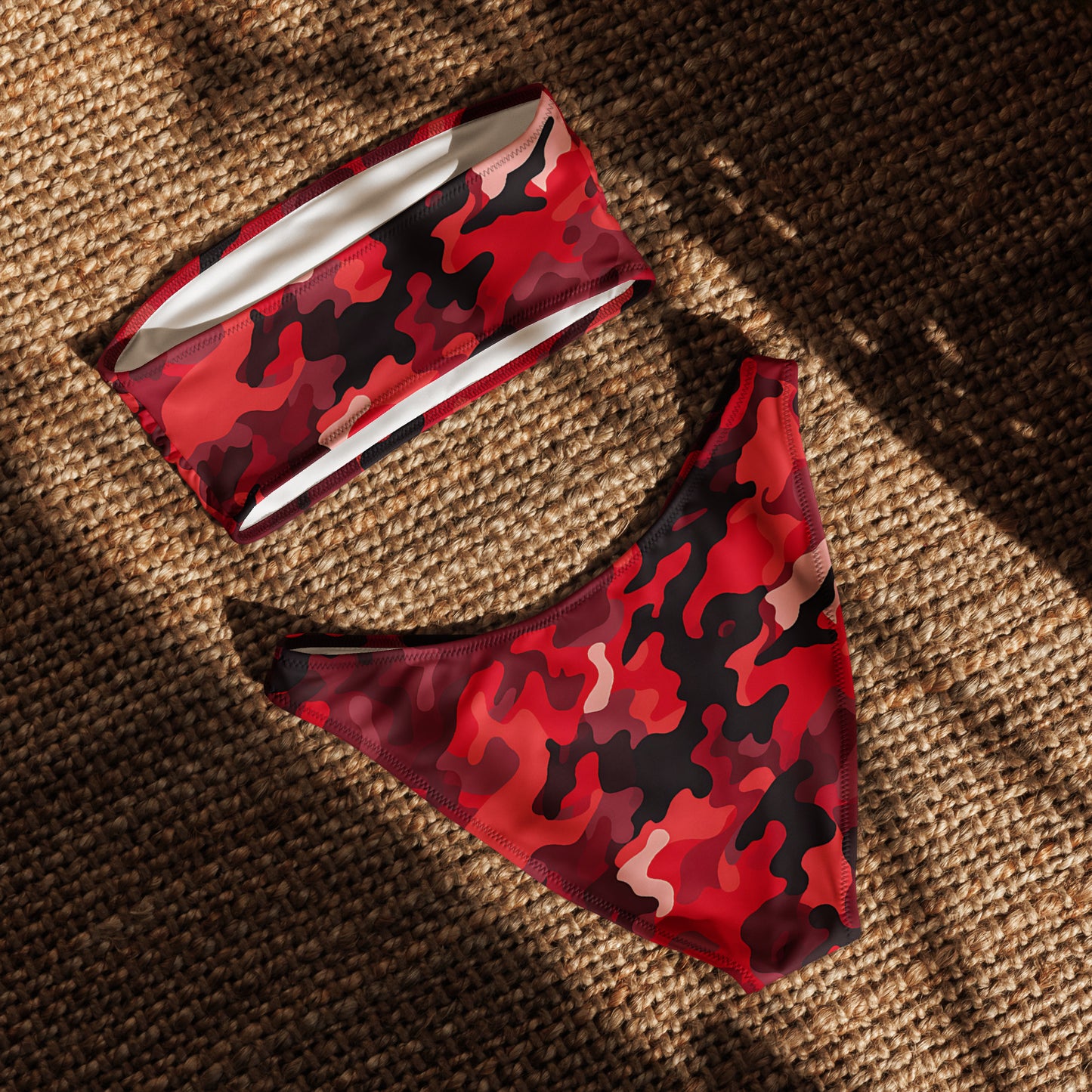nachhaltiger-bandeau-bikini-red-camouflage-v1-recyceltes-material-mit-allover-druck-bikini-jlr-design-5 - JLR Design