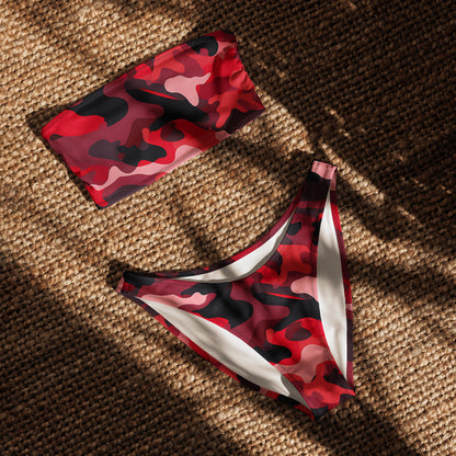 nachhaltiger-bandeau-bikini-red-camouflage-v2-recyceltes-material-mit-allover-druck-bikini-jlr-design-4 - JLR Design