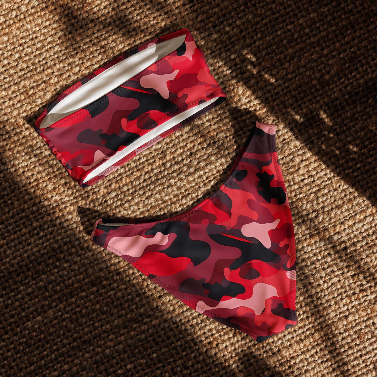 nachhaltiger-bandeau-bikini-red-camouflage-v2-recyceltes-material-mit-allover-druck-bikini-jlr-design-jlr-design-de-5 - JLR Design