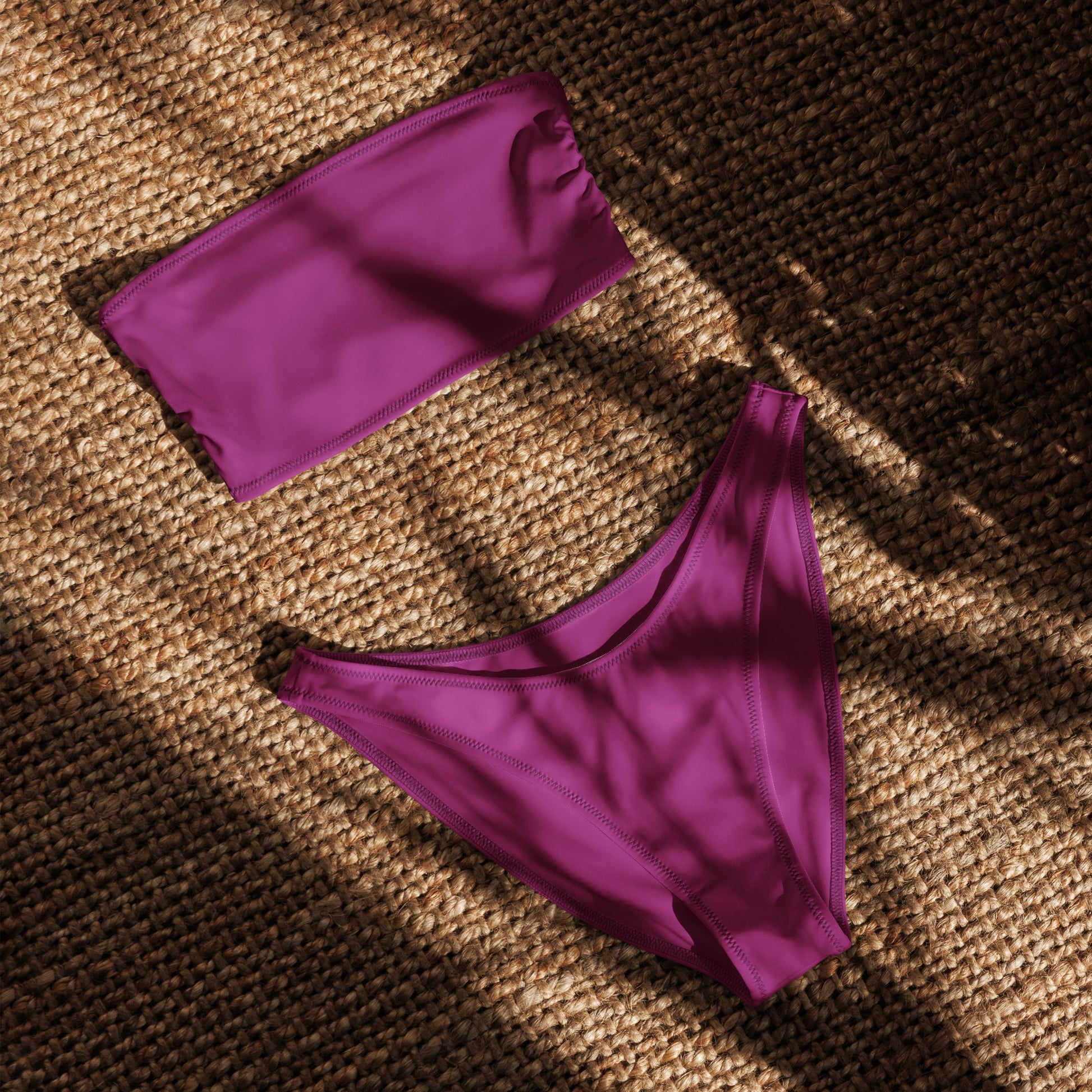 nachhaltiger-bandeau-bikini-red-violet-recyceltes-material-mit-allover-druck-bikini-jlr-design-4 - JLR Design