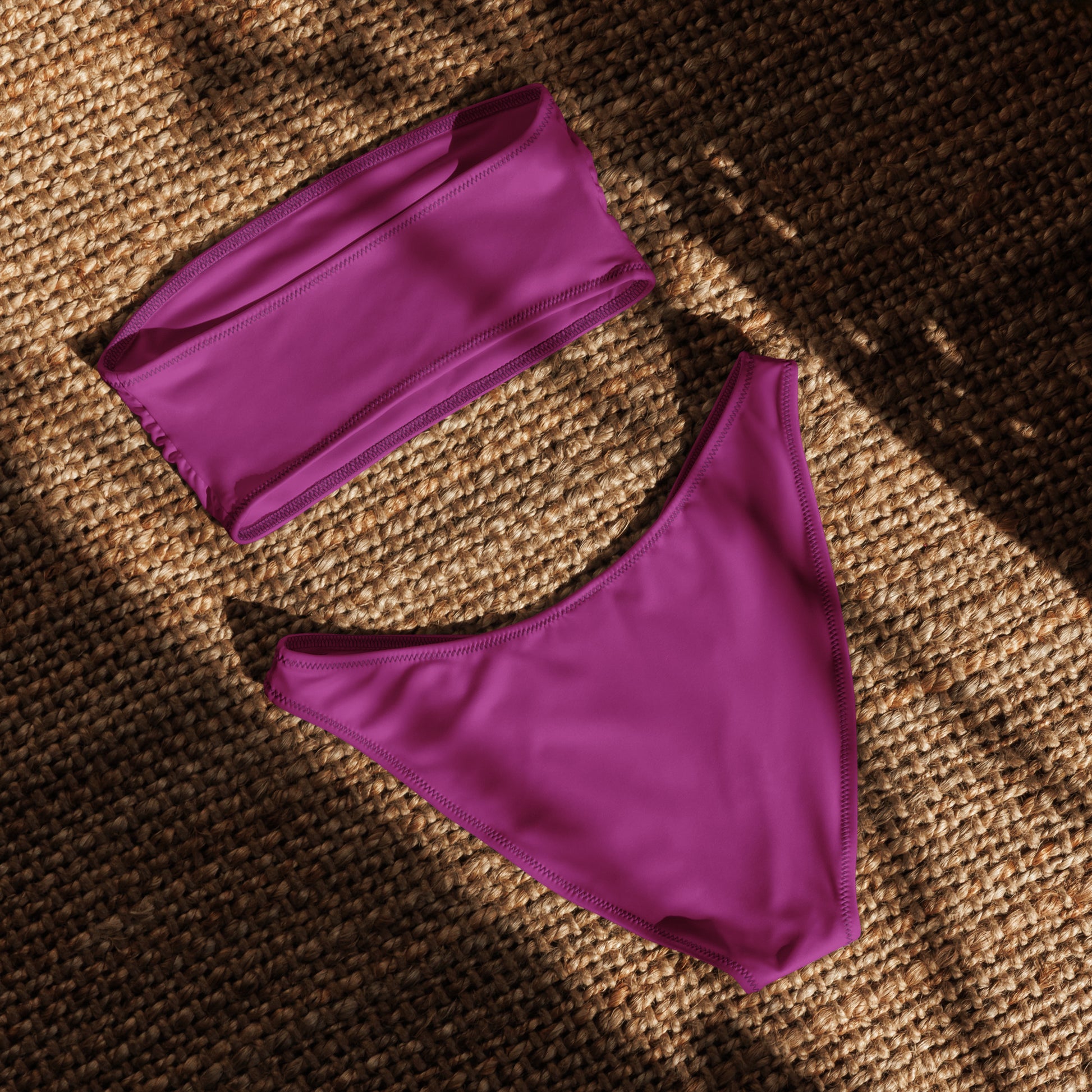 nachhaltiger-bandeau-bikini-red-violet-recyceltes-material-mit-allover-druck-bikini-jlr-design-5 - JLR Design