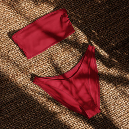 nachhaltiger-bandeau-bikini-rot-recyceltes-material-mit-allover-druck-bikini-jlr-design-4 - JLR Design