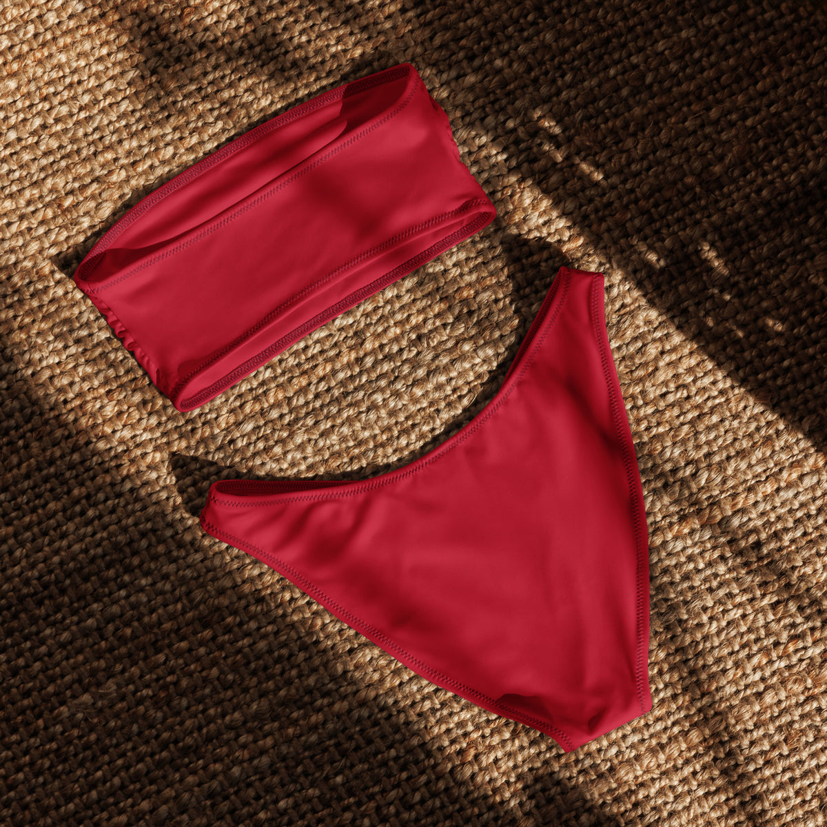 nachhaltiger-bandeau-bikini-rot-recyceltes-material-mit-allover-druck-bikini-jlr-design-jlr-design-de-5 - JLR Design