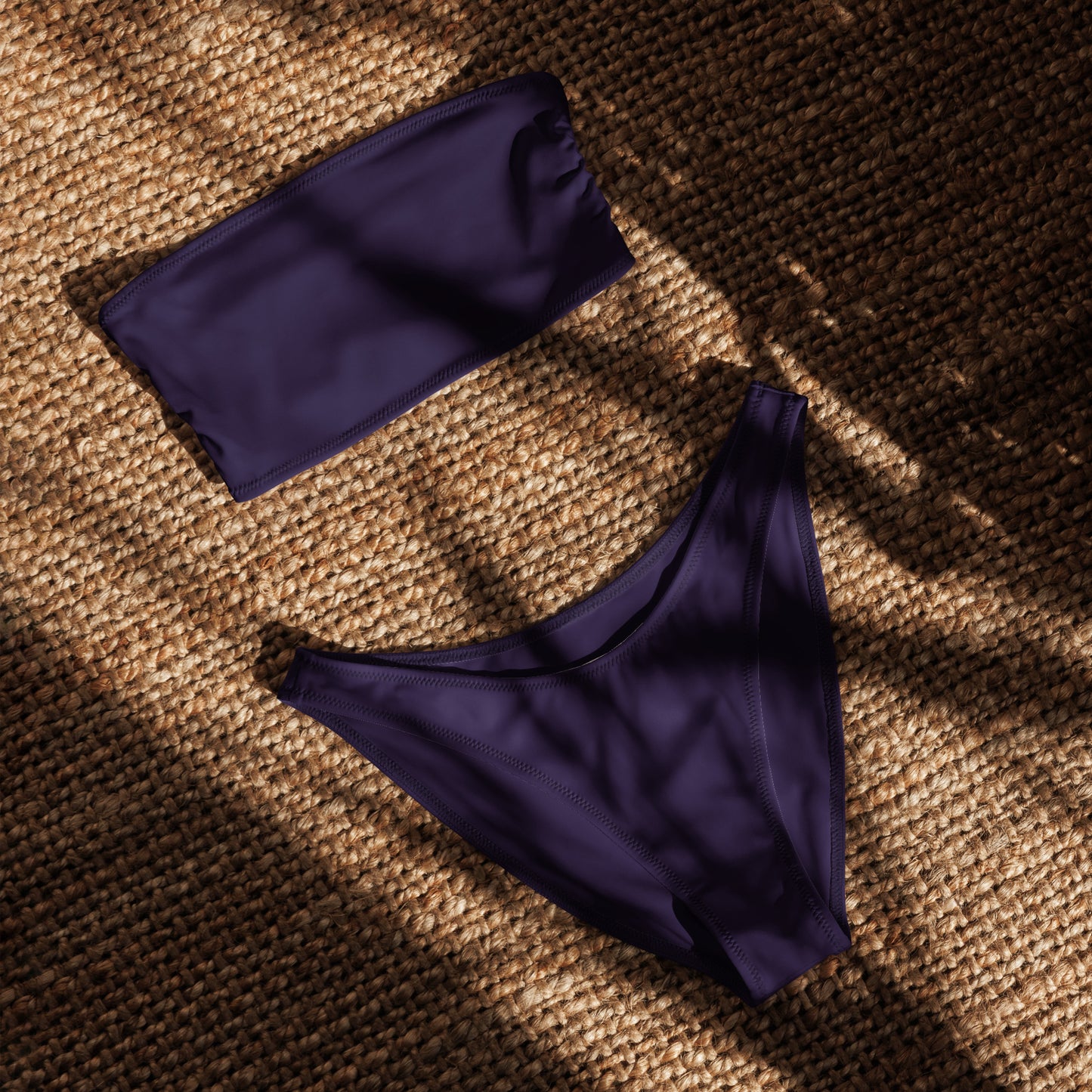 nachhaltiger-bandeau-bikini-tolopea-recyceltes-material-mit-allover-druck-bikini-jlr-design-4 - JLR Design