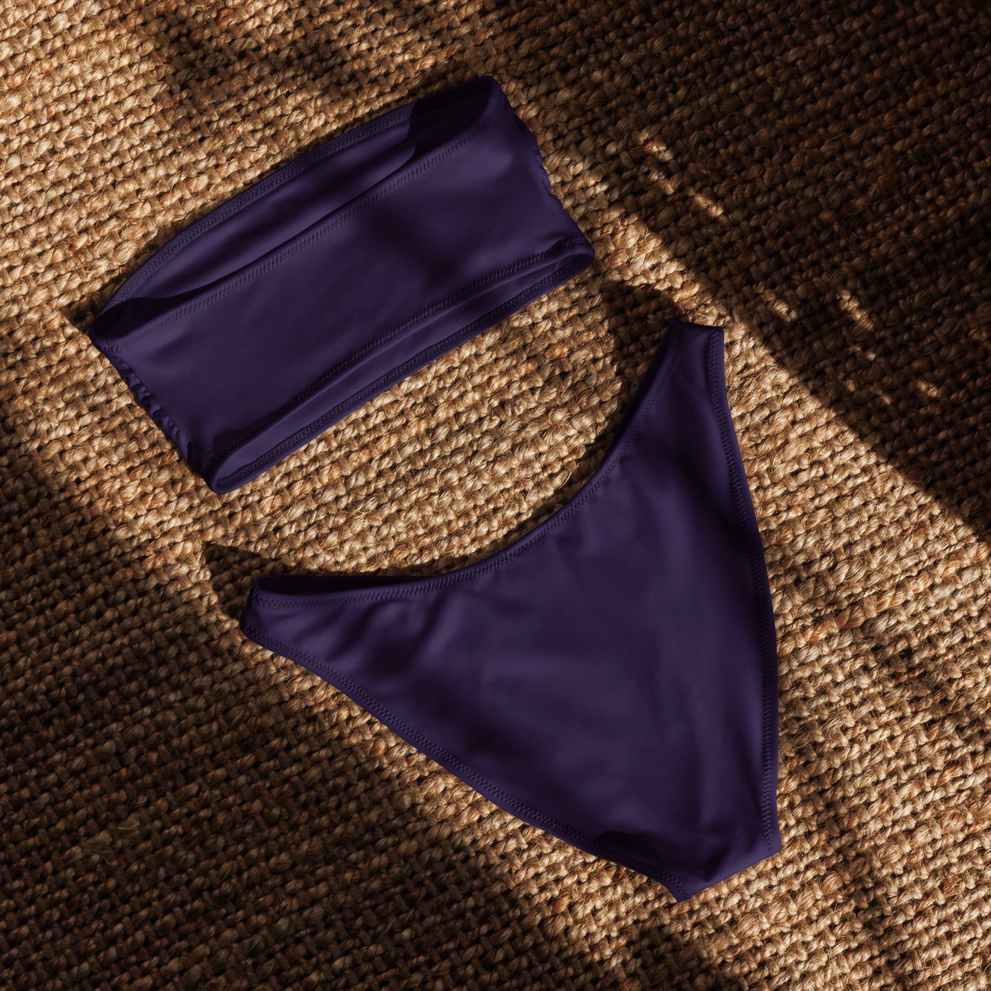 nachhaltiger-bandeau-bikini-tolopea-recyceltes-material-mit-allover-druck-bikini-jlr-design-5 - JLR Design