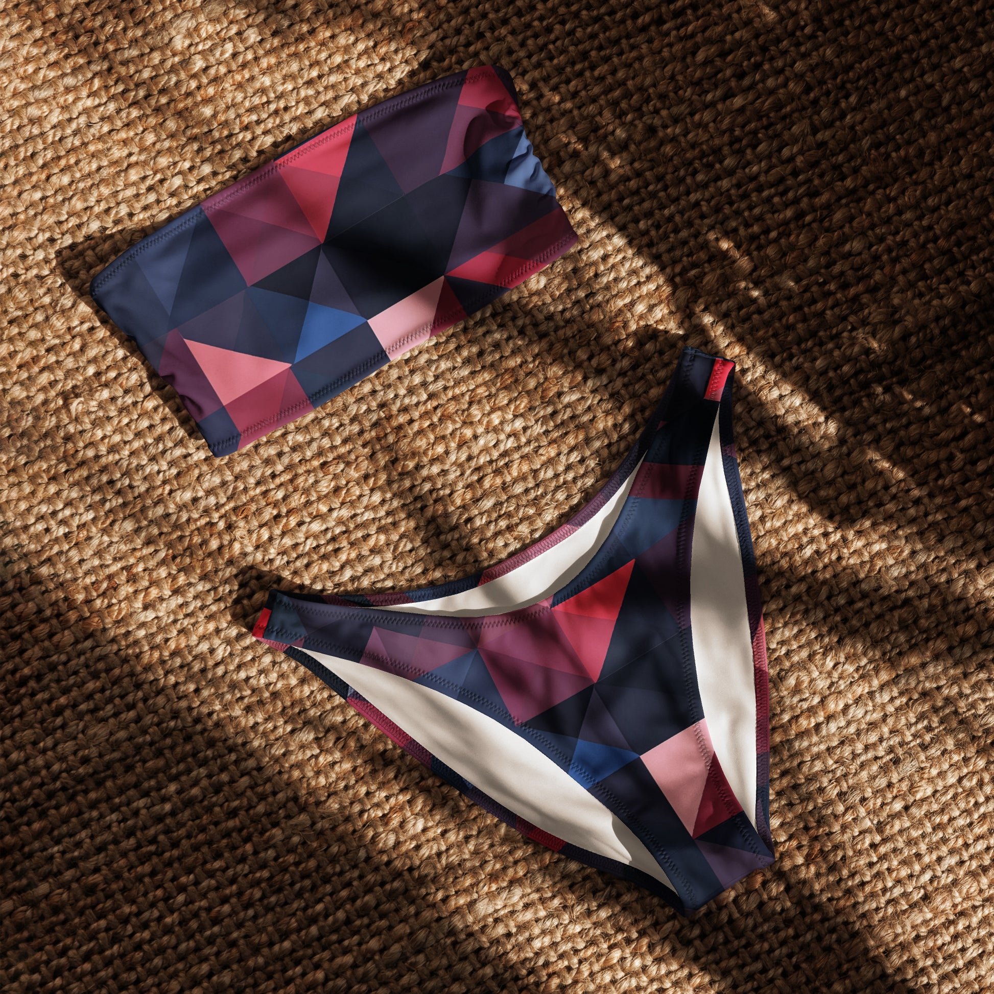 nachhaltiger-bandeau-bikini-triangle-v1-recyceltes-material-mit-allover-druck-bikini-jlr-design-4 - JLR Design