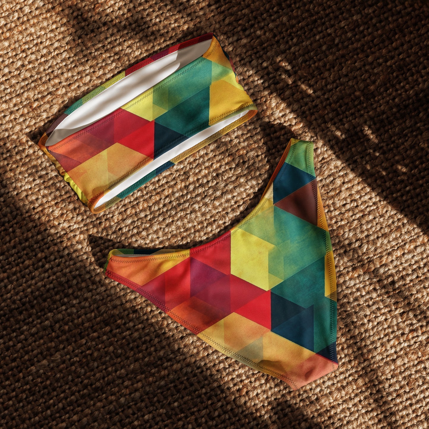 nachhaltiger-bandeau-bikini-triangle-v2-recyceltes-material-mit-allover-druck-bikini-jlr-design-5 - JLR Design