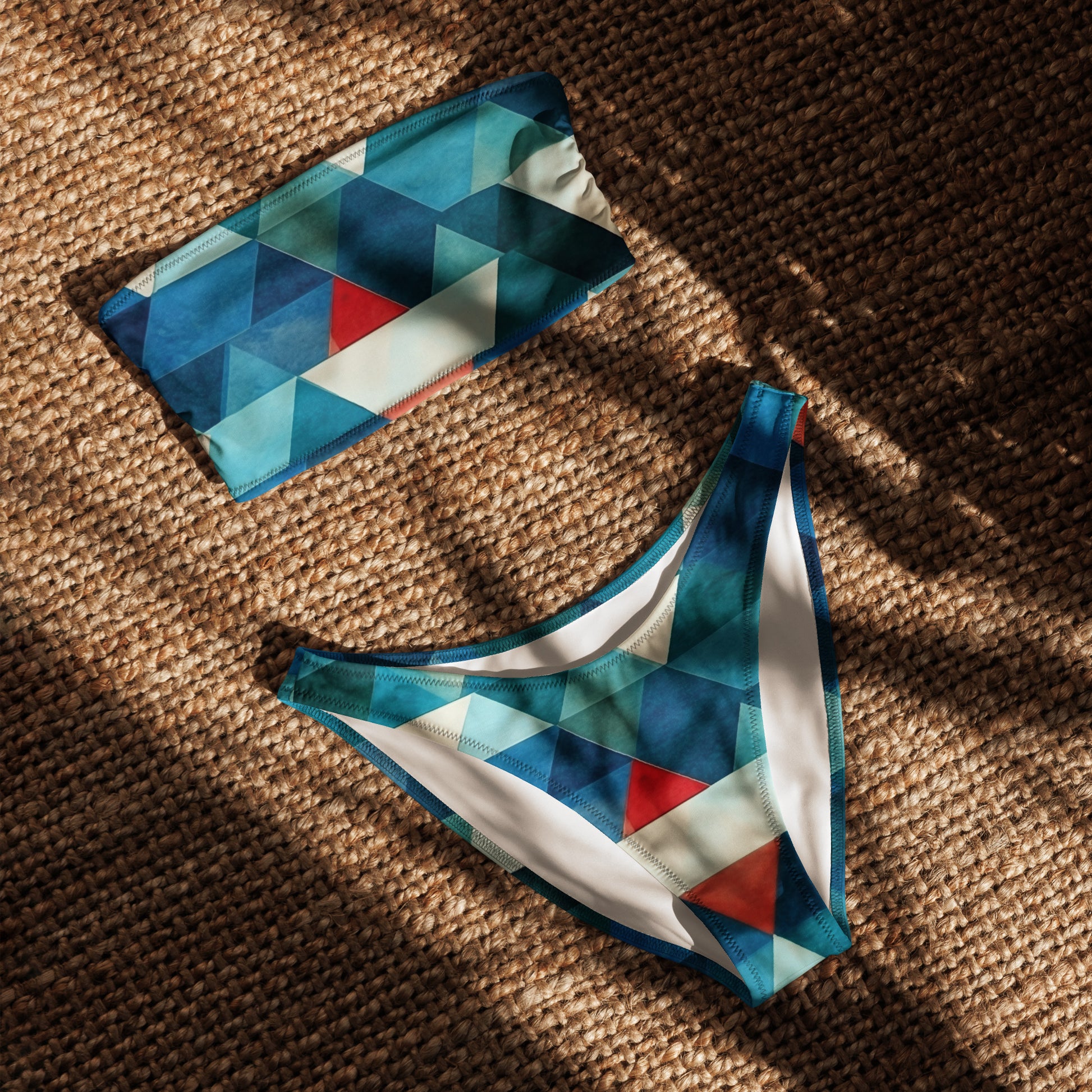 nachhaltiger-bandeau-bikini-triangle-v3-recyceltes-material-mit-allover-druck-bikini-jlr-design-4 - JLR Design