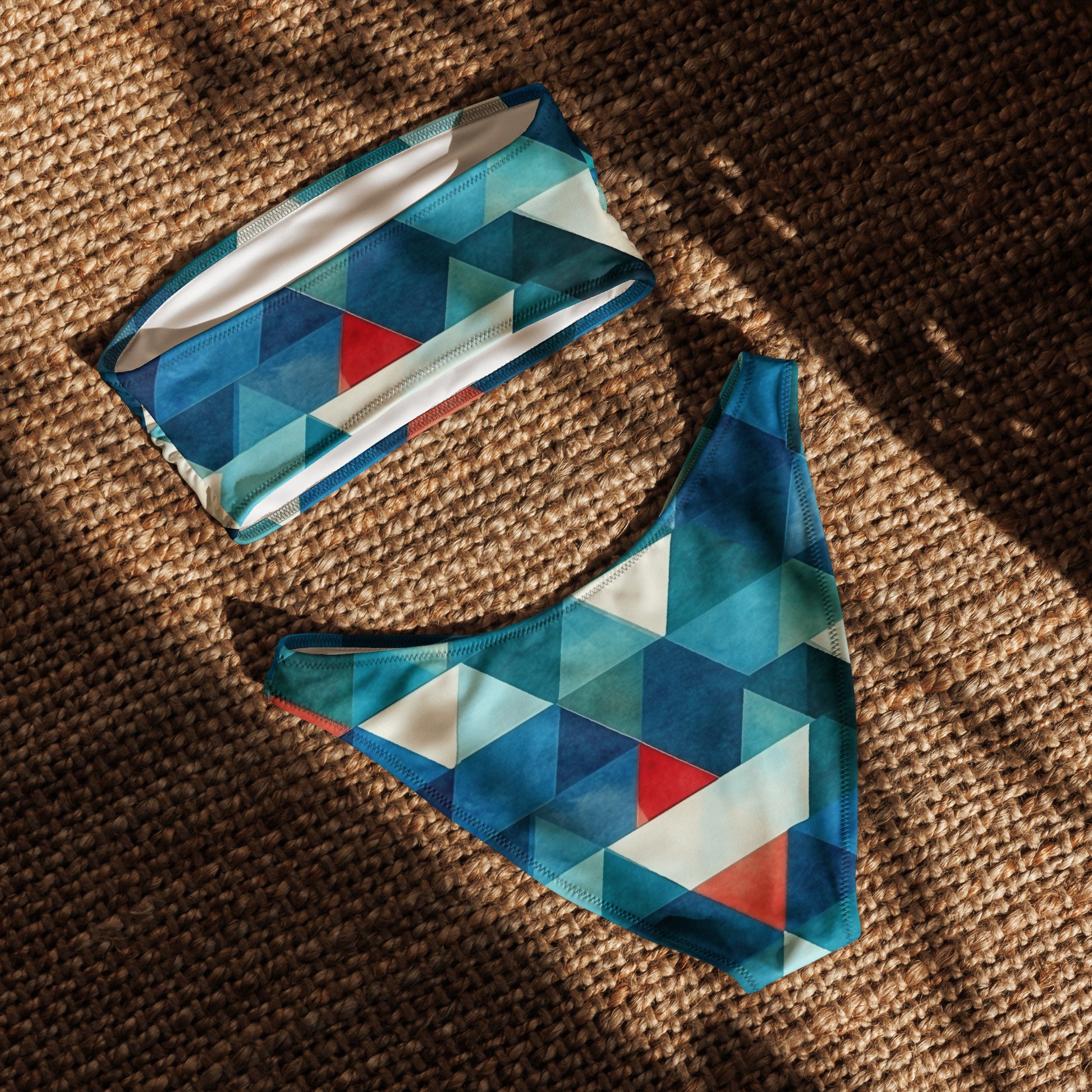 nachhaltiger-bandeau-bikini-triangle-v3-recyceltes-material-mit-allover-druck-bikini-jlr-design-5 - JLR Design