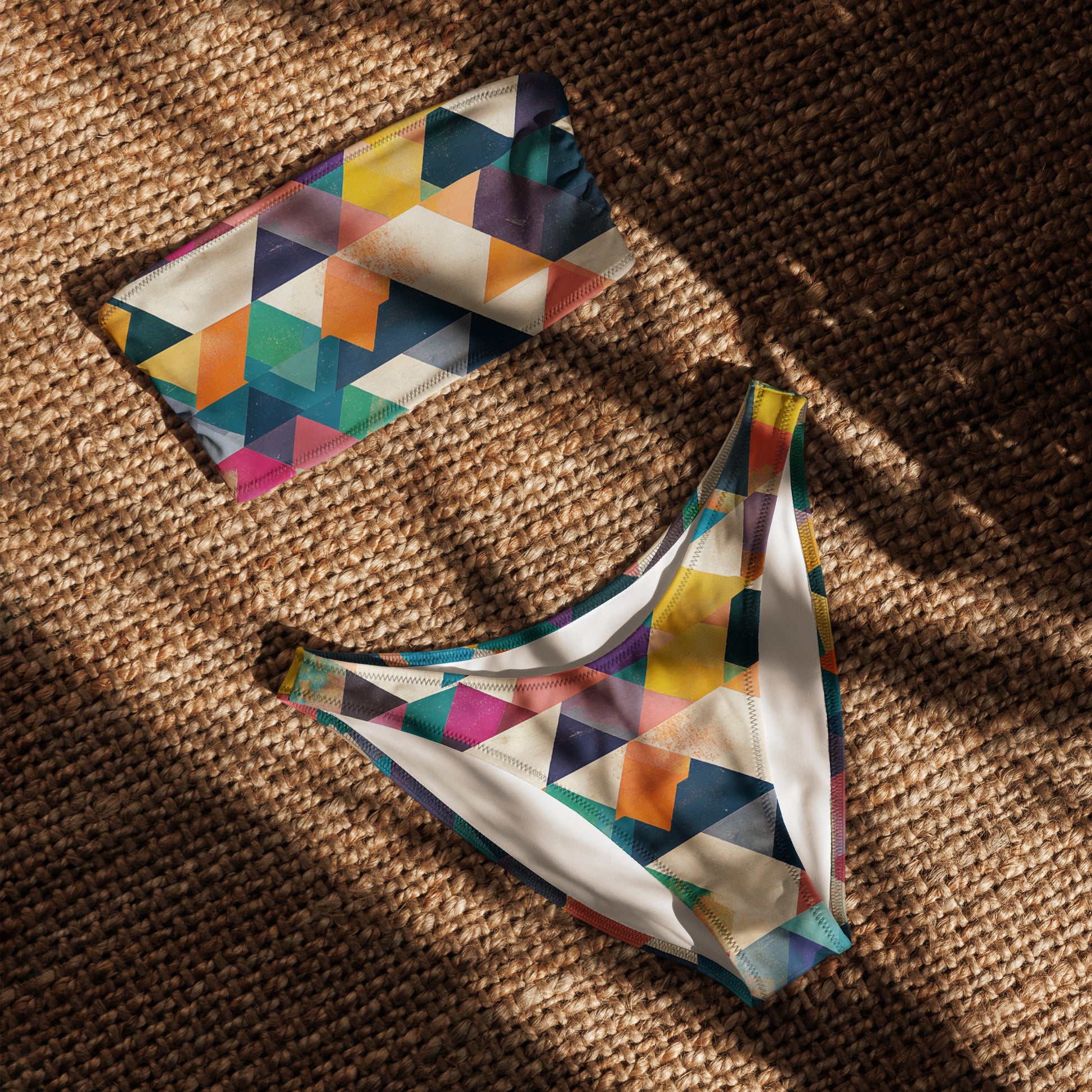 nachhaltiger-bandeau-bikini-triangle-v4-recyceltes-material-mit-allover-druck-bikini-jlr-design-4 - JLR Design