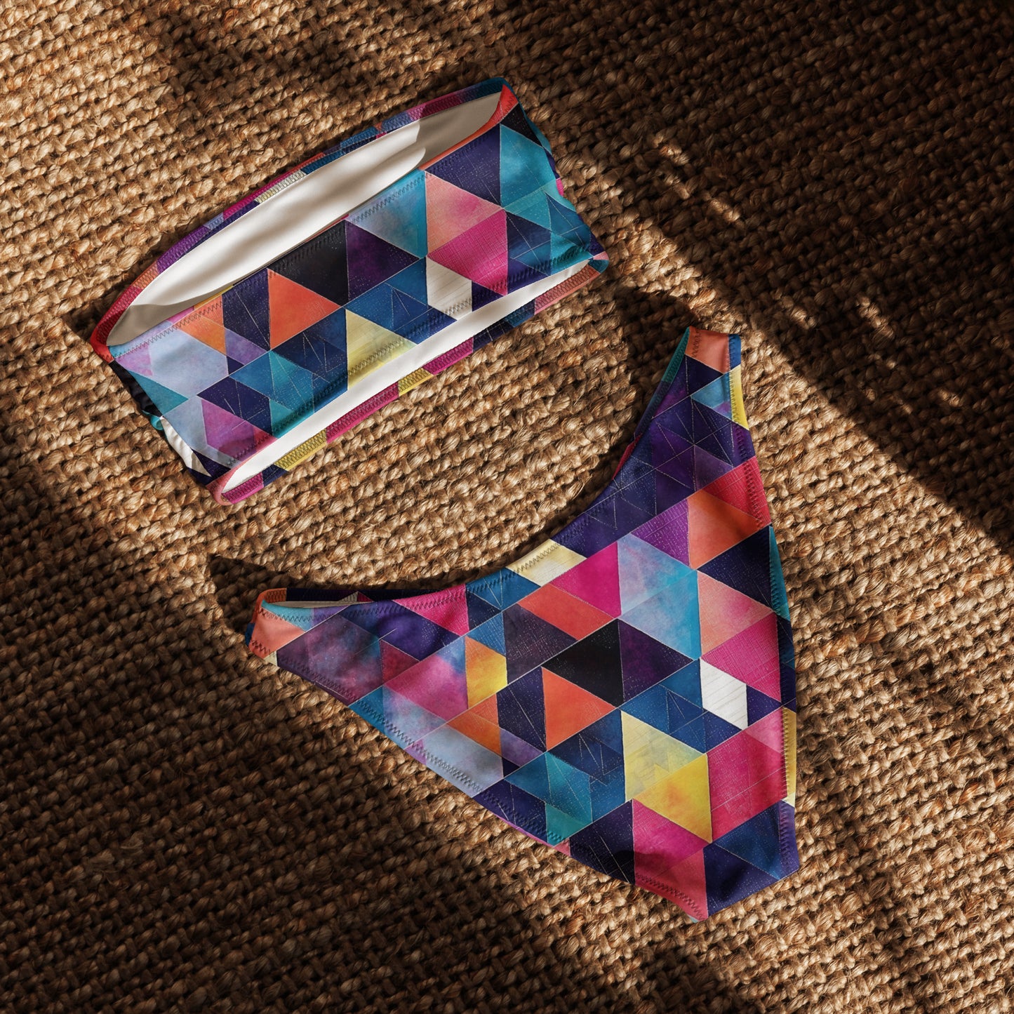 nachhaltiger-bandeau-bikini-triangle-v7-recyceltes-material-mit-allover-druck-bikini-jlr-design-5 - JLR Design