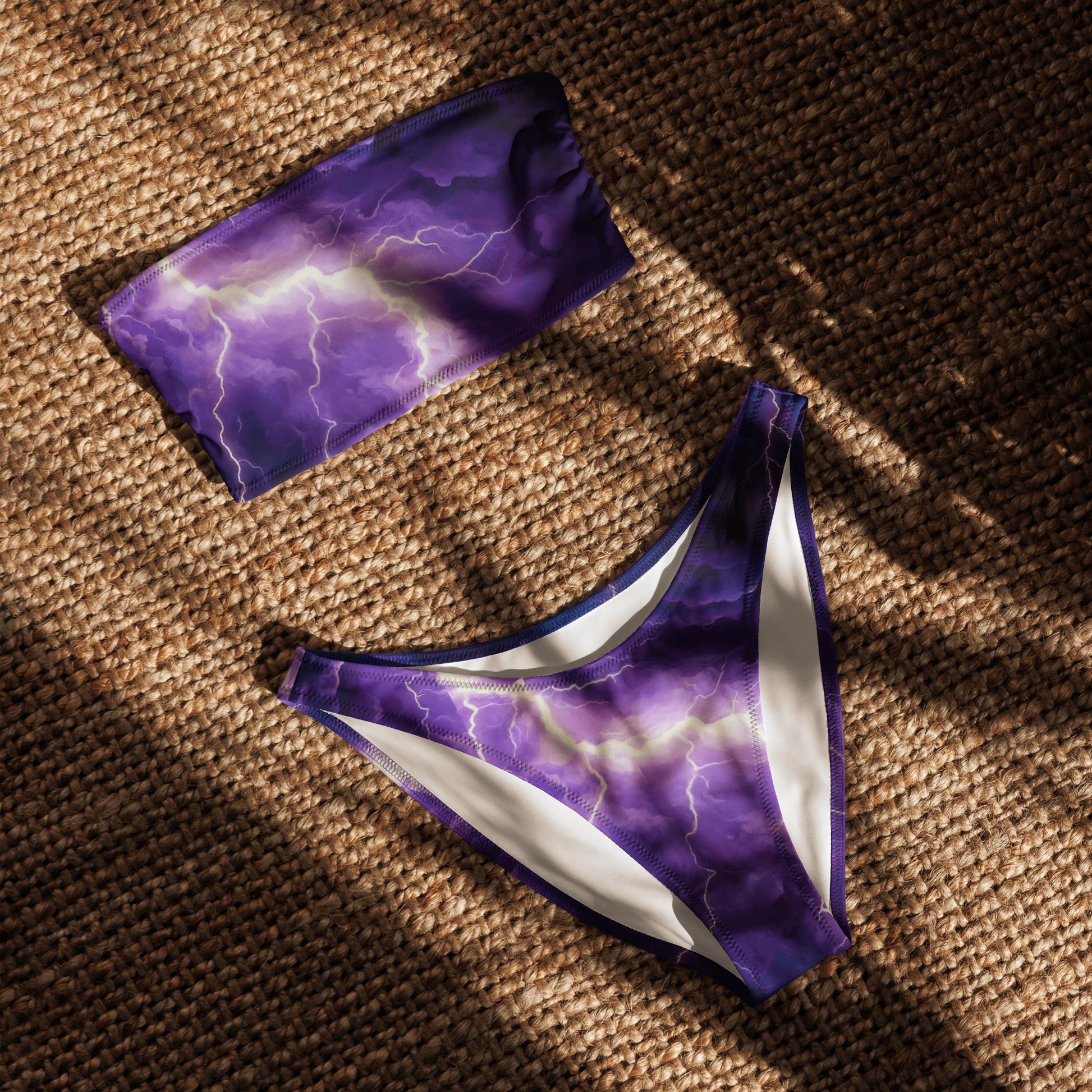 nachhaltiger-bandeau-bikini-violet-thunderbolt-recyceltes-material-mit-allover-druck-bikini-jlr-design-4 - JLR Design