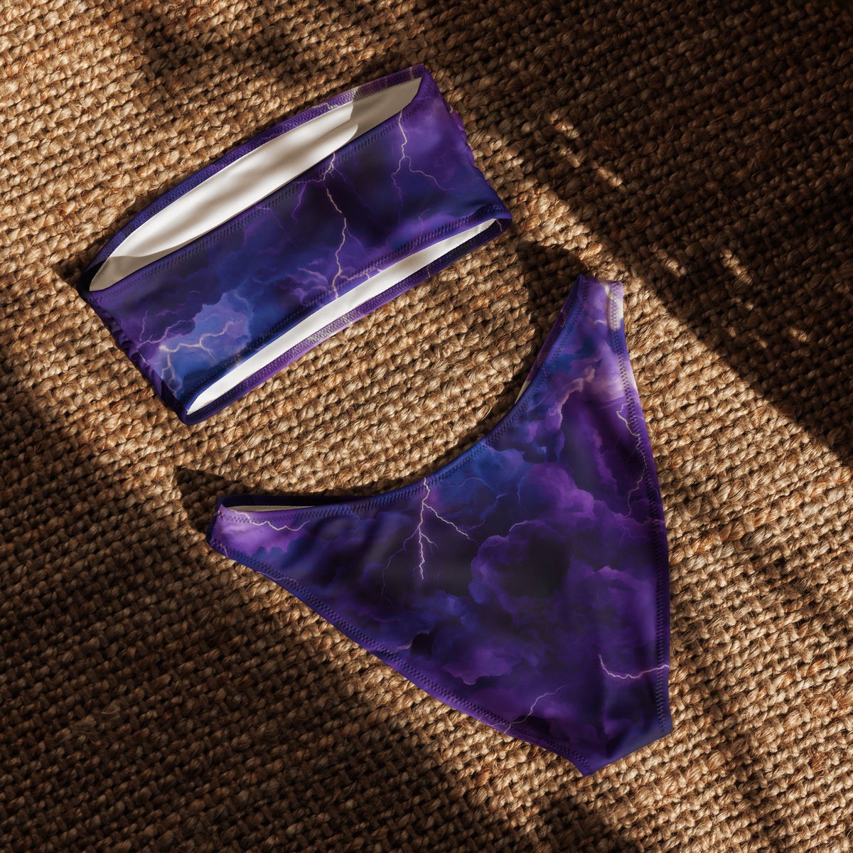 nachhaltiger-bandeau-bikini-violet-thunderbolt-recyceltes-material-mit-allover-druck-bikini-jlr-design-jlr-design-de-5 - JLR Design