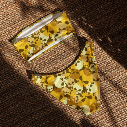 nachhaltiger-bandeau-bikini-yellow-skull-recyceltes-material-mit-allover-druck-bikini-jlr-design-5 - JLR Design