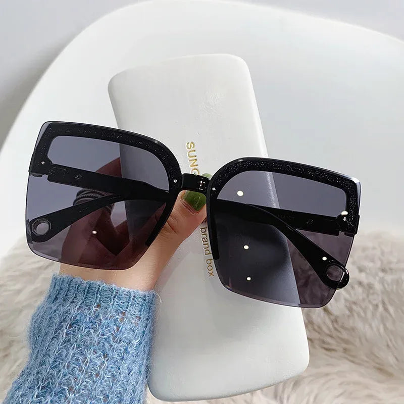 oversized-quadratische-sonnenbrille-rahmenlos-luxus-vintage-brille-mit-uv400-and-metallbugeln-brille-jlr-design-4 - JLR Design