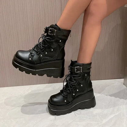 punk-stiefel-mit-plattform-der-neue-hingucker-boots-jlr-design-4 - JLR Design