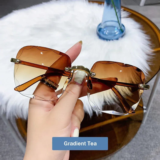 rahmenlose-damen-sonnenbrille-mit-gradient-glasern-ultraleichte-fashion-brille-mit-uv400-brille-jlr-design-1 - JLR Design