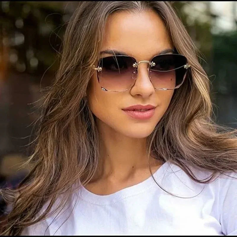 rahmenlose-damen-sonnenbrille-mit-gradient-glasern-ultraleichte-fashion-brille-mit-uv400-brille-jlr-design-3 - JLR Design