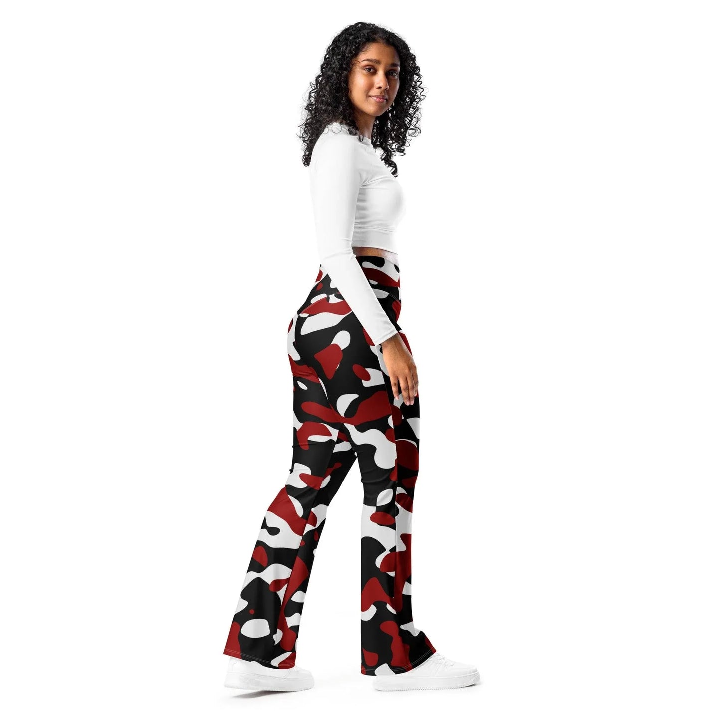 schwarz-rot-weiss-camouflage-high-waist-flare-leggings-flare-leggings-jlr-design-2 - JLR Design