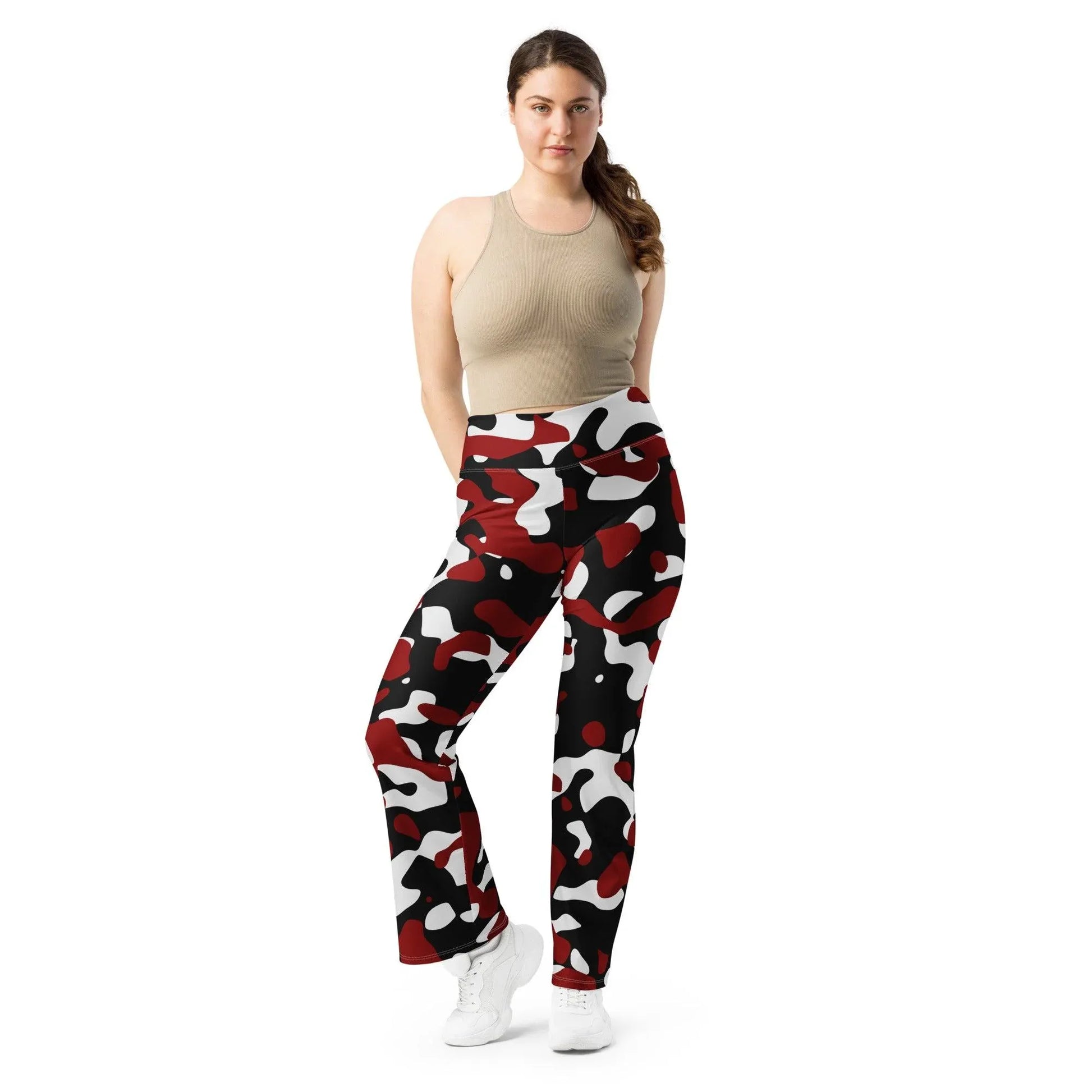 schwarz-rot-weiss-camouflage-high-waist-flare-leggings-flare-leggings-jlr-design-4 - JLR Design