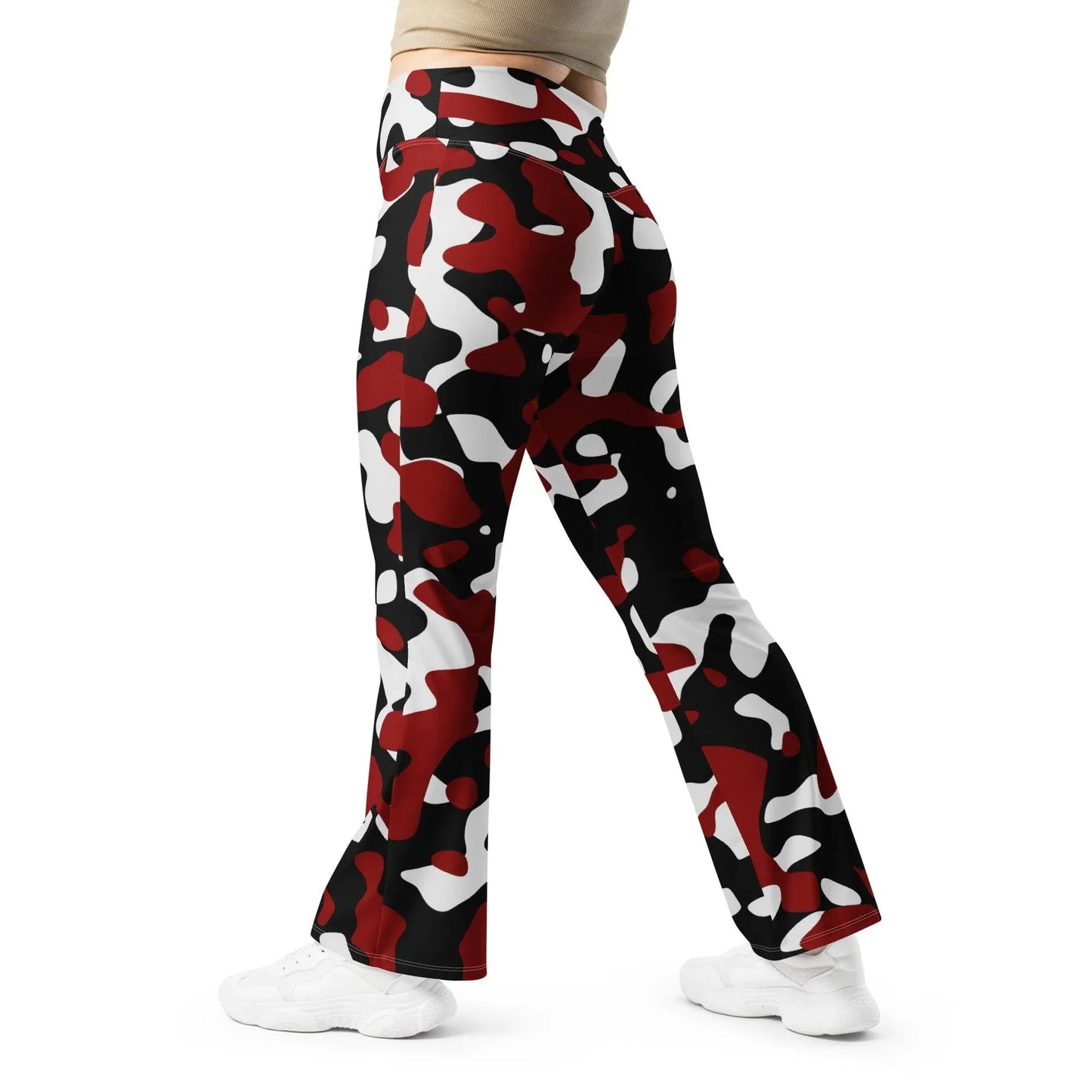 schwarz-rot-weiss-camouflage-high-waist-flare-leggings-flare-leggings-jlr-design-5 - JLR Design