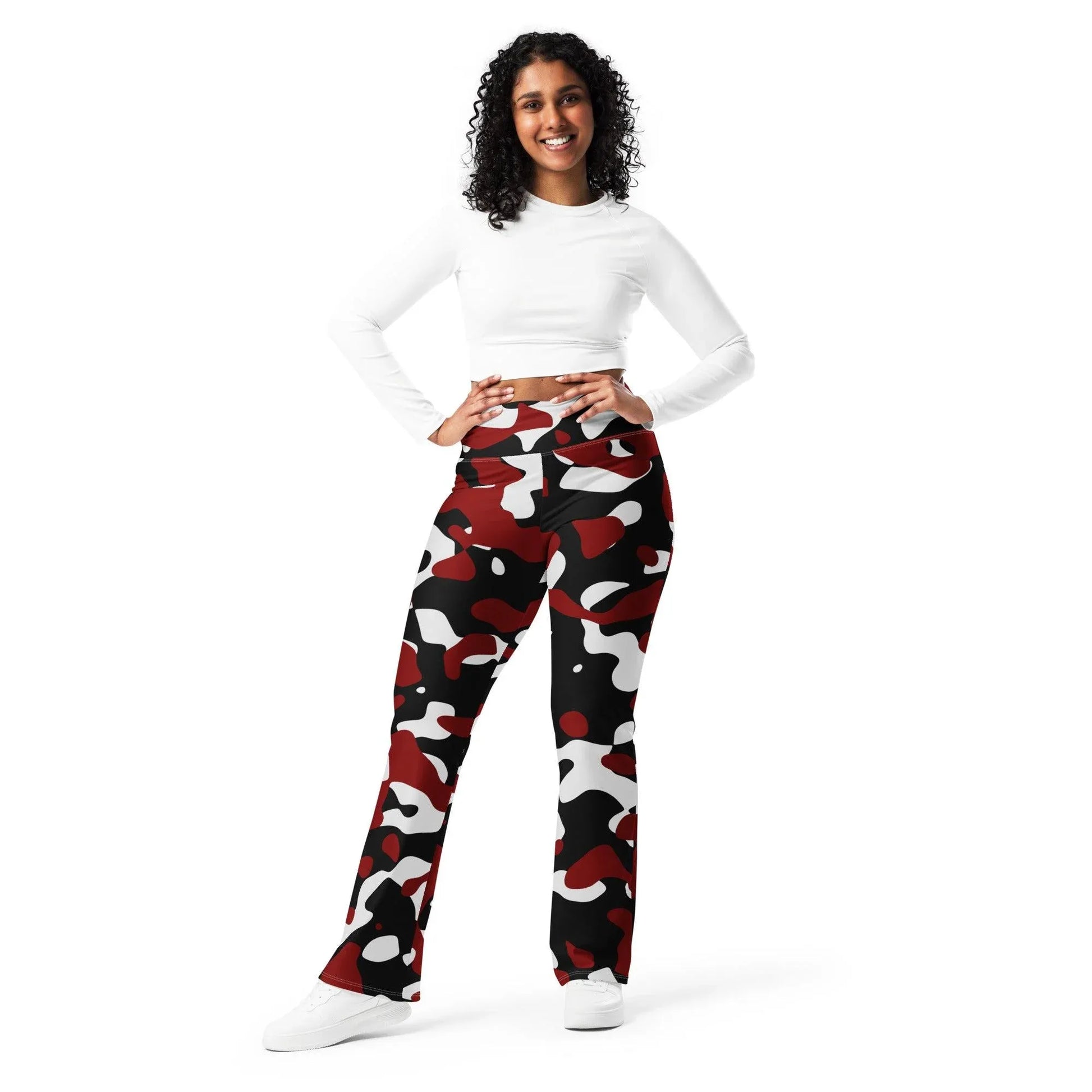 schwarz-rot-weiss-camouflage-high-waist-flare-leggings-flare-leggings-jlr-design-9 - JLR Design