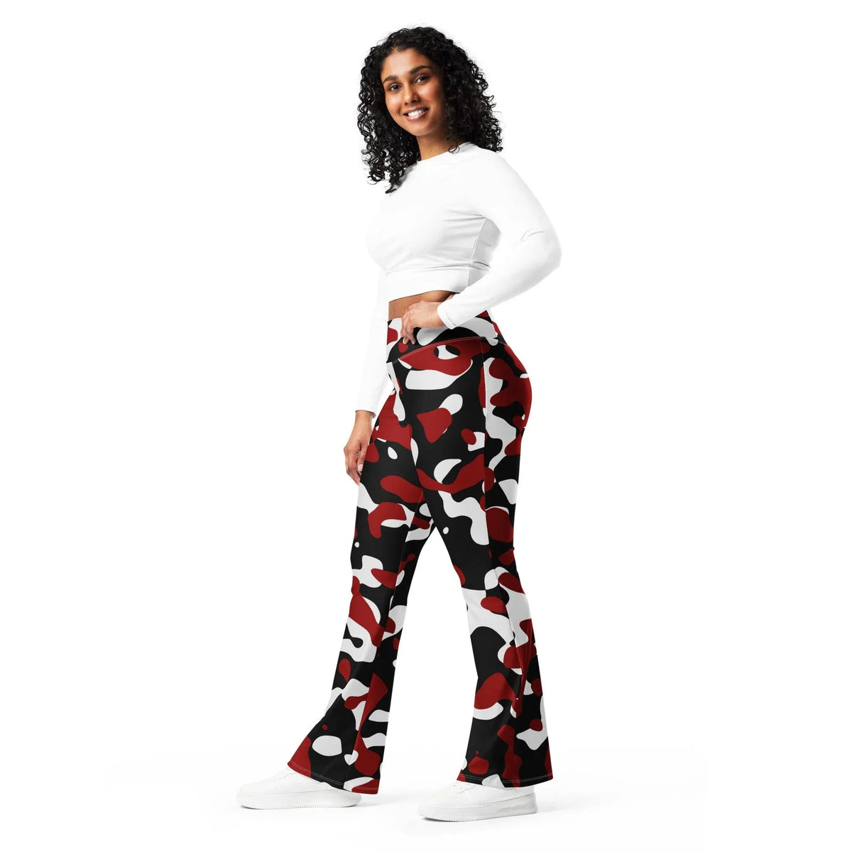 schwarz-rot-weiss-camouflage-high-waist-flare-leggings-flare-leggings-jlr-design-jlr-design-de-7 - JLR Design
