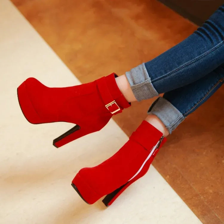 stylische-damen-winter-heels-mit-schnalle-and-absatz-high-heels-jlr-design-1 - JLR Design