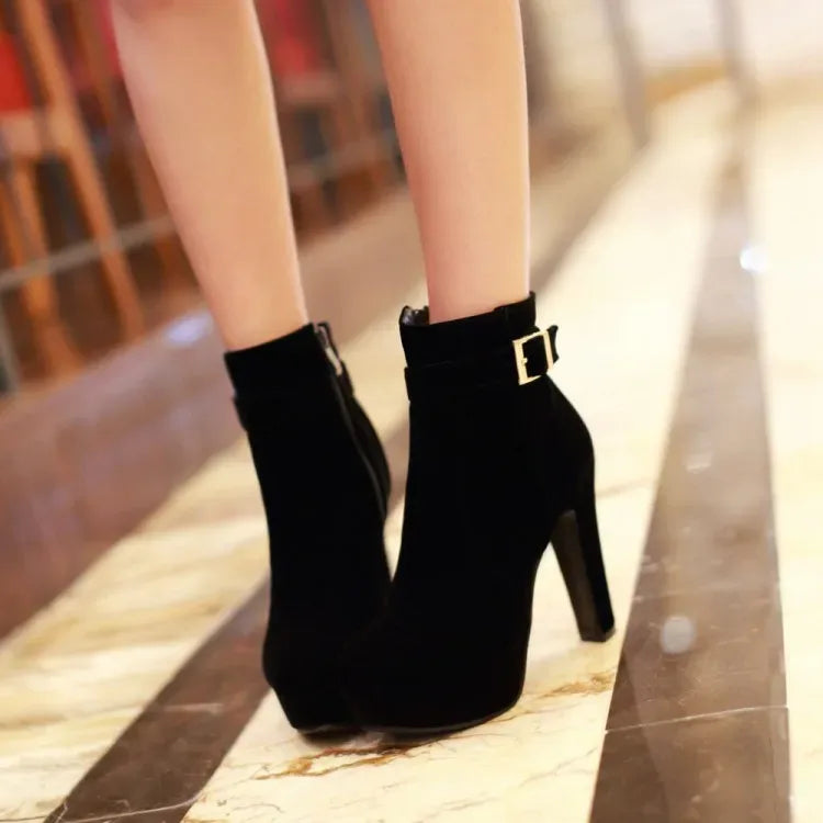 stylische-damen-winter-heels-mit-schnalle-and-absatz-high-heels-jlr-design-28 - JLR Design