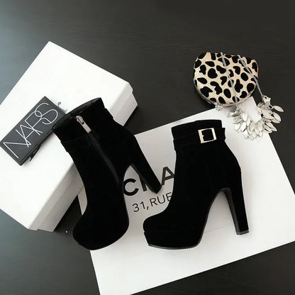 stylische-damen-winter-heels-mit-schnalle-and-absatz-high-heels-jlr-design-45 - JLR Design