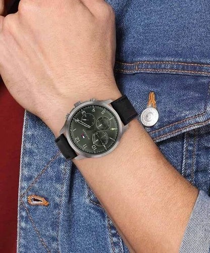 tommy-hilfiger-asher-herrenuhr-1791856-or-multifunktion-or-grunes-zifferblatt-and-graues-gehause-mit-lederarmband-markenuhren-jlr-design-4 - JLR Design