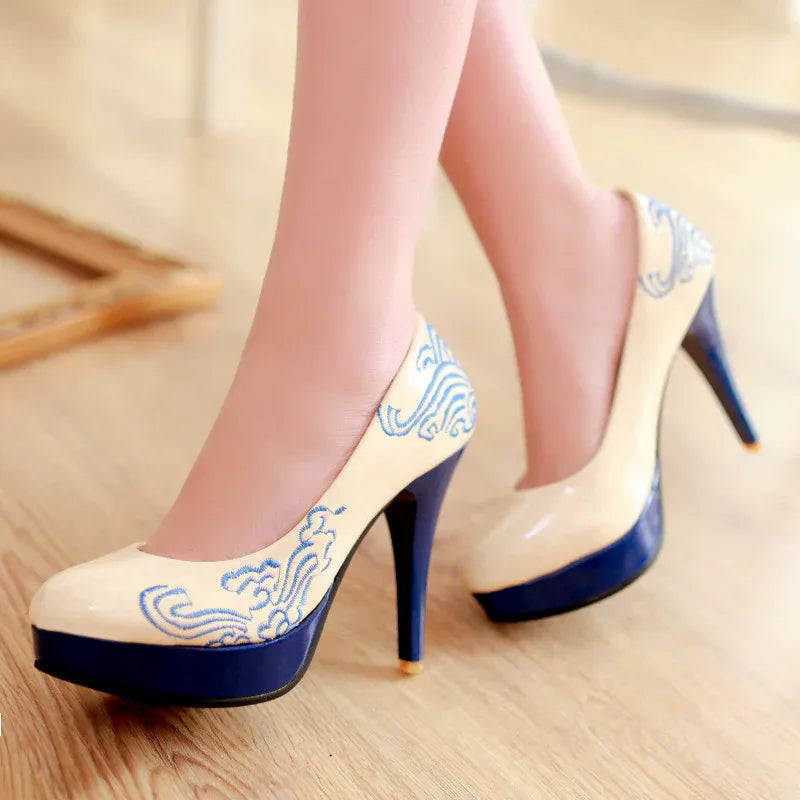 verzierte-high-heels-mit-porzellan-optik-high-heels-jlr-design-3 - JLR Design